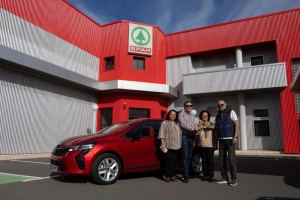 SPAR Gran Canaria celebra el ao nuevo entregando un Renault Clio 